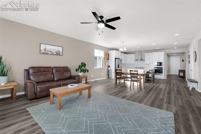 3430 Bella Luna Drive, Pueblo, CO 81001