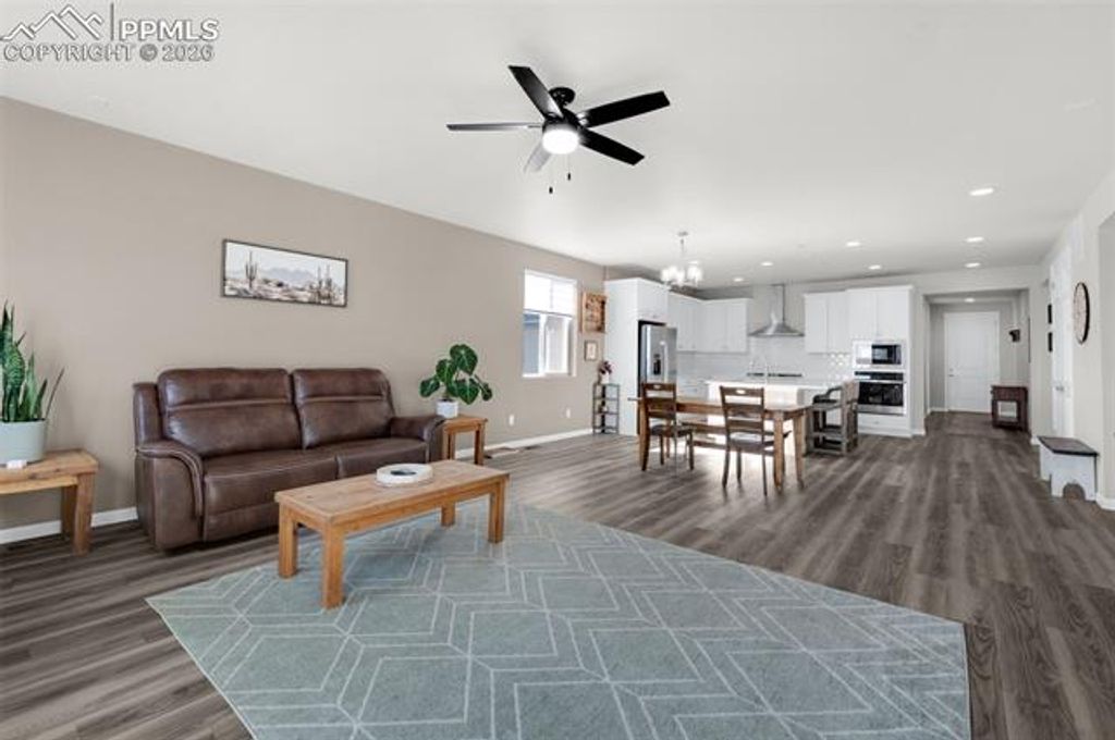 3430 Bella Luna Drive, Pueblo, CO 81001 — photo 3