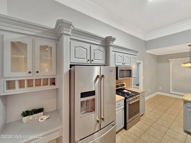 423 Old Town Circle, Brandon, MS 39042