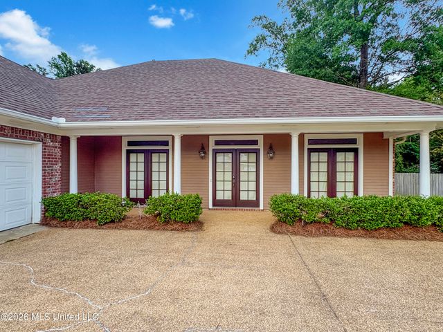 423 Old Town Circle, Brandon, MS 39042
