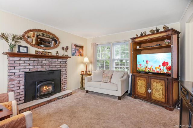 4 Birch Place, Glen Cove, NY 11542