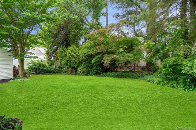 4 Birch Place, Glen Cove, NY 11542