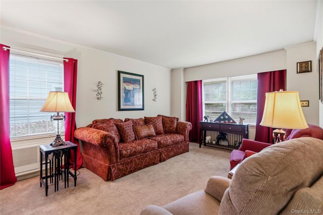 4 Birch Place, Glen Cove, NY 11542