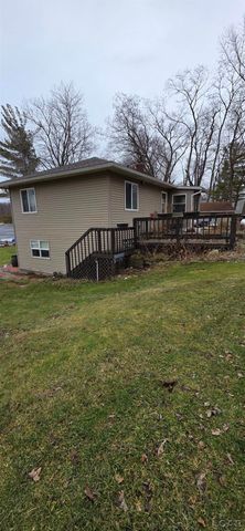 1400 Lakeview Drive, Tipton, MI 49287