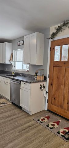 1400 Lakeview Drive, Tipton, MI 49287