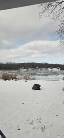 1400 Lakeview Drive, Tipton, MI 49287