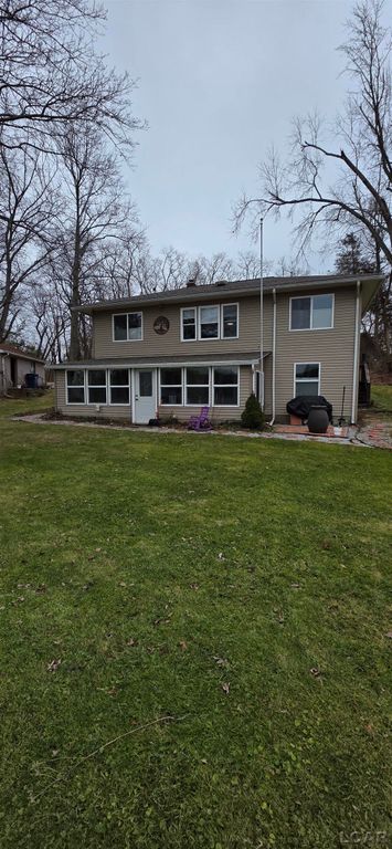 1400 Lakeview Drive, Tipton, MI 49287