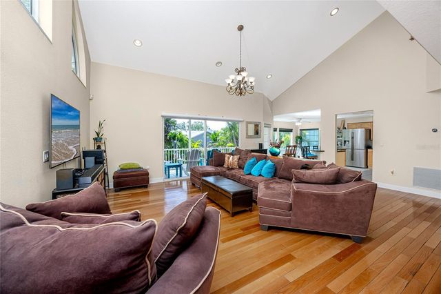 405 8TH AVENUE N, Tierra Verde, FL 33715