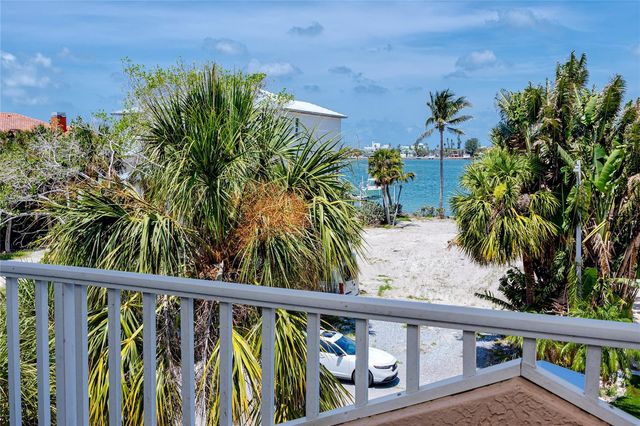 405 8TH AVENUE N, Tierra Verde, FL 33715