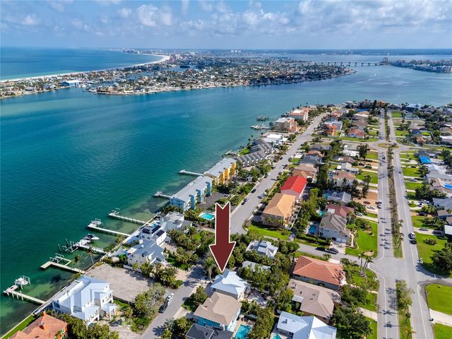 405 8TH AVENUE N, Tierra Verde, FL 33715