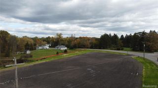 000 SILVER LAKE Road, Green Oak Township, MI 48178