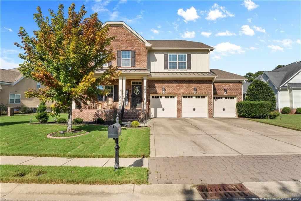 2521 Thorngrove Court, Fayetteville, NC 28303