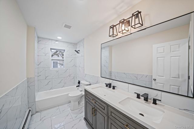 50 7th Street, Saint James, NY 11780