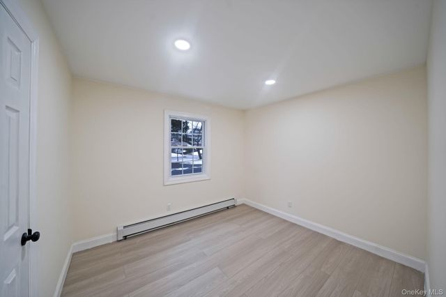 50 7th Street, Saint James, NY 11780