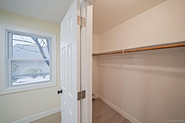 50 7th Street, Saint James, NY 11780