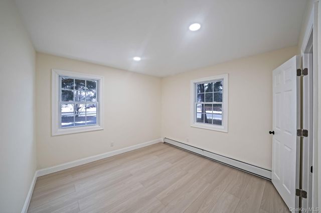 50 7th Street, Saint James, NY 11780