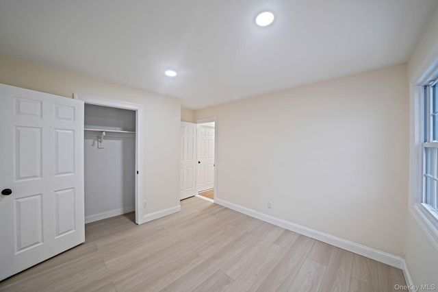 50 7th Street, Saint James, NY 11780