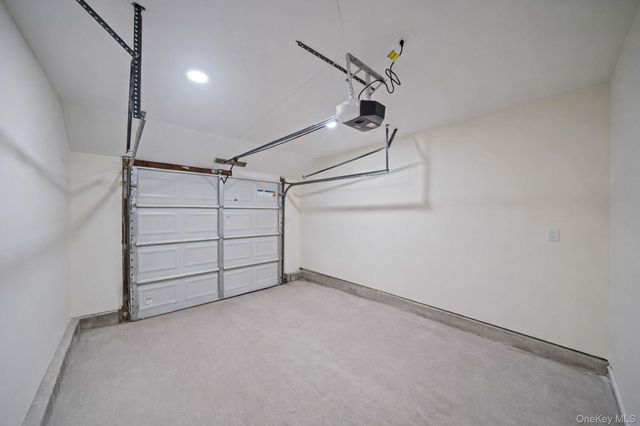 50 7th Street, Saint James, NY 11780