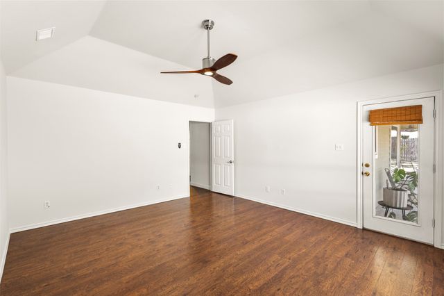 512 Post Oak Drive, Newark, TX 76071
