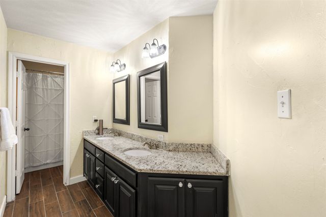 512 Post Oak Drive, Newark, TX 76071