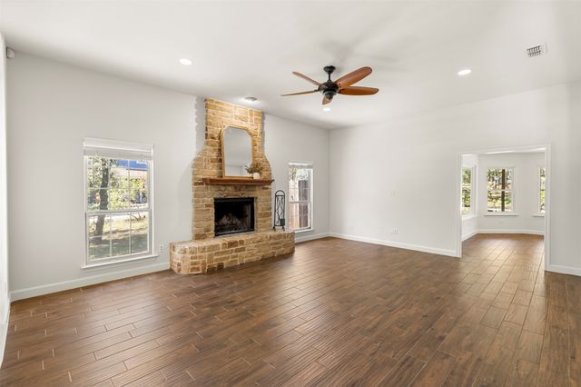 512 Post Oak Drive, Newark, TX 76071