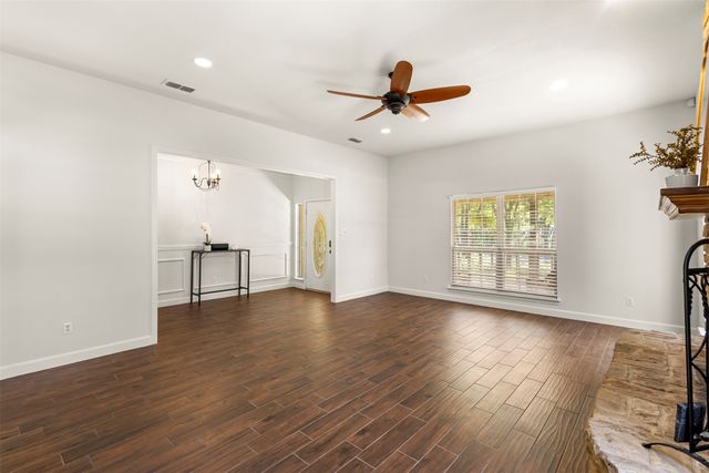 512 Post Oak Drive, Newark, TX 76071
