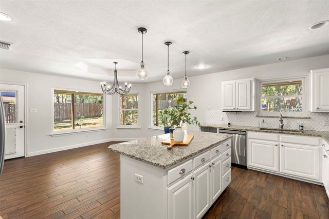 512 Post Oak Drive, Newark, TX 76071