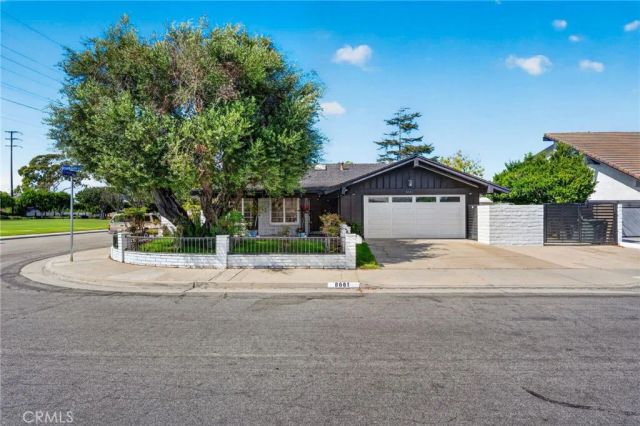 8661 Brookside Drive, Huntington Beach, CA 92646