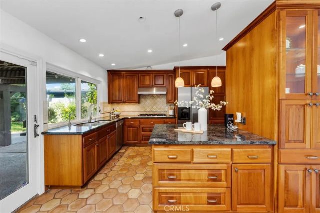 8661 Brookside Drive, Huntington Beach, CA 92646