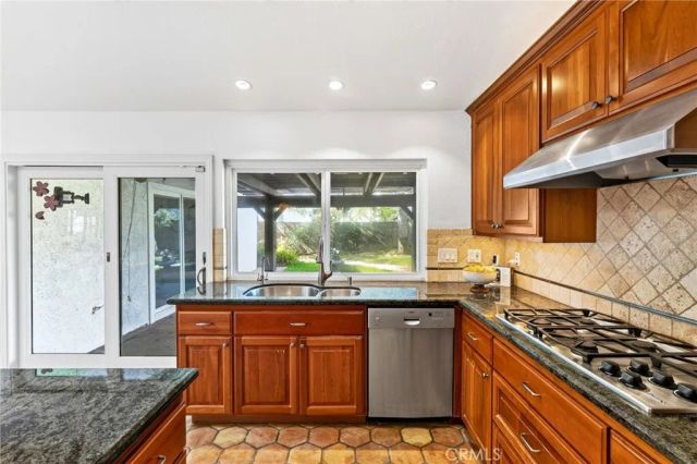 8661 Brookside Drive, Huntington Beach, CA 92646