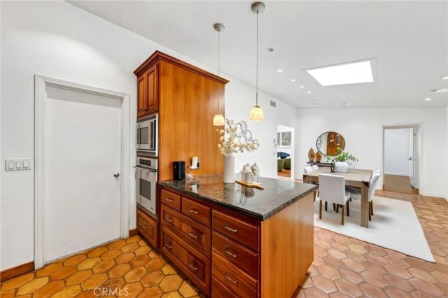 8661 Brookside Drive, Huntington Beach, CA 92646