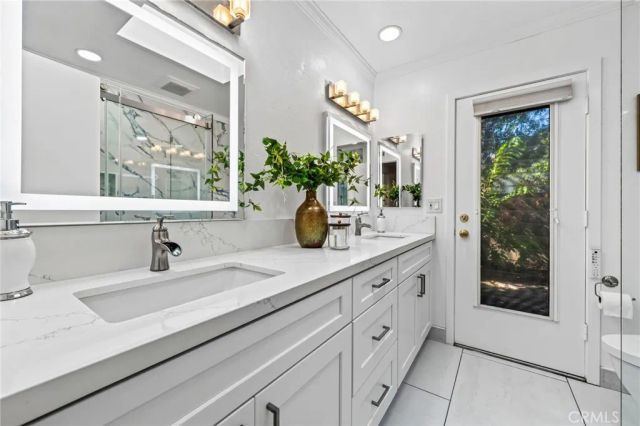 8661 Brookside Drive, Huntington Beach, CA 92646
