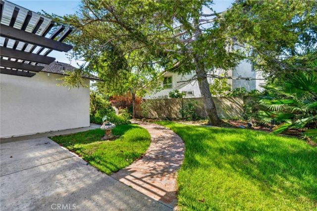 8661 Brookside Drive, Huntington Beach, CA 92646