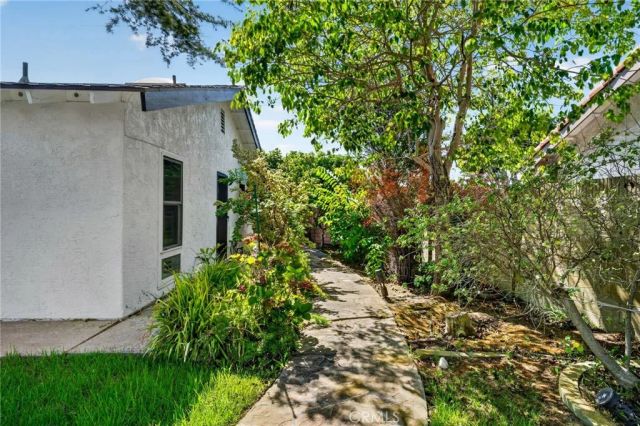 8661 Brookside Drive, Huntington Beach, CA 92646