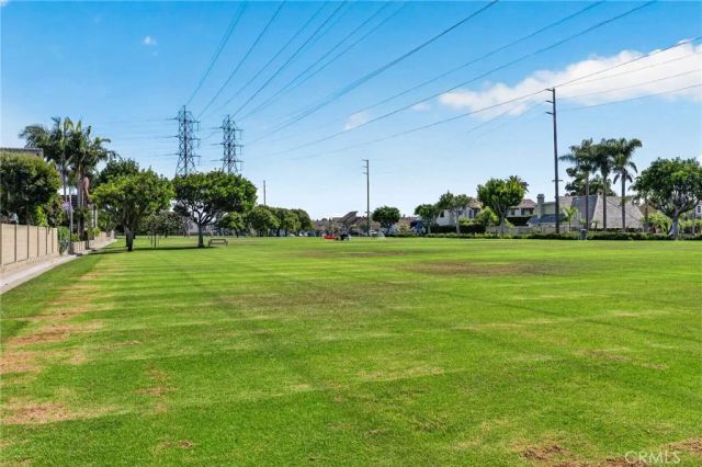 8661 Brookside Drive, Huntington Beach, CA 92646