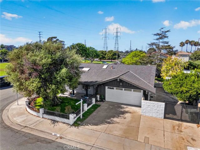 8661 Brookside Drive, Huntington Beach, CA 92646