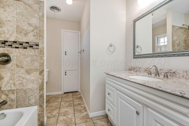 2115 N Chestnut Drive, Pampa, TX 79065