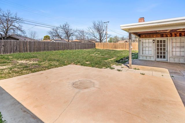 2115 N Chestnut Drive, Pampa, TX 79065