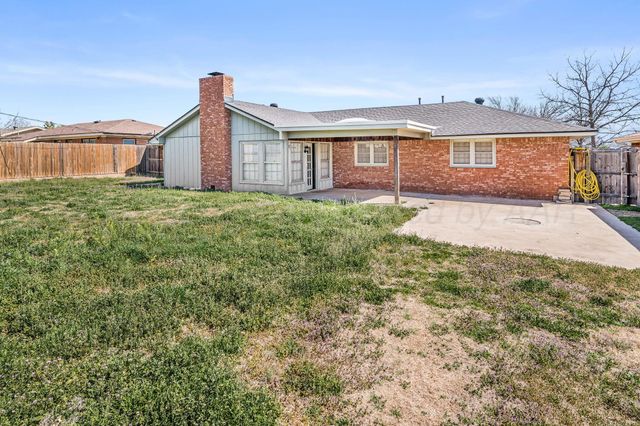 2115 N Chestnut Drive, Pampa, TX 79065
