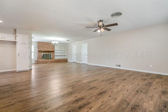 2115 N Chestnut Drive, Pampa, TX 79065