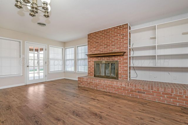 2115 N Chestnut Drive, Pampa, TX 79065