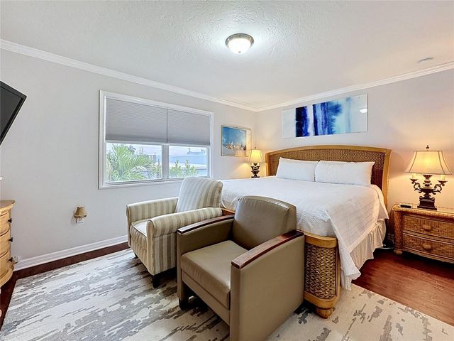 120 52ND STREET, Holmes Beach, FL 34217