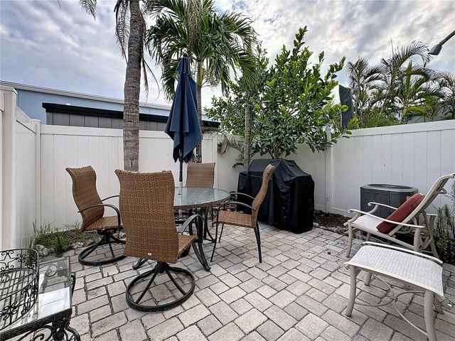 120 52ND STREET, Holmes Beach, FL 34217