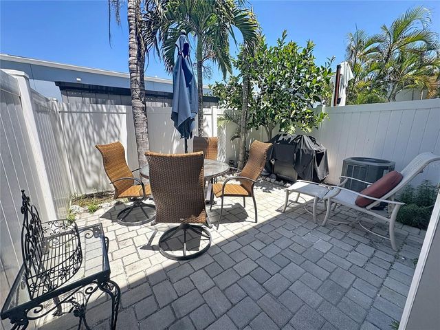 120 52ND STREET, Holmes Beach, FL 34217