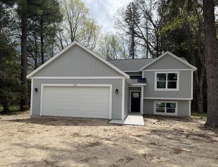 209 W South Street, Greenville, MI 48838