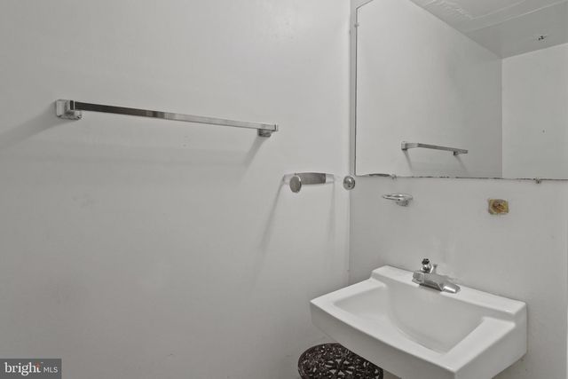 4301 GREENBERRY LN, Annandale, VA 22003