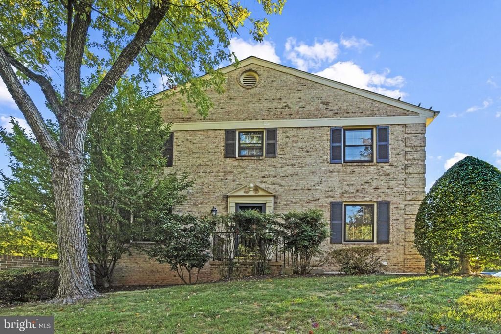 4301 GREENBERRY LN, Annandale, VA 22003