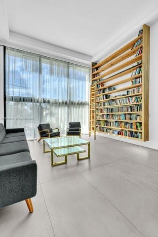19801 NE 23rd Avenue, Miami, FL 33180