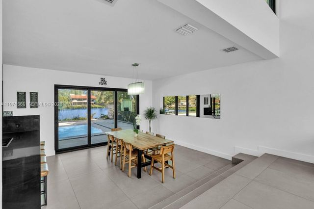 19801 NE 23rd Avenue, Miami, FL 33180