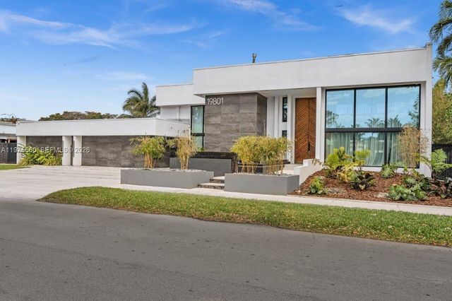19801 NE 23rd Avenue, Miami, FL 33180